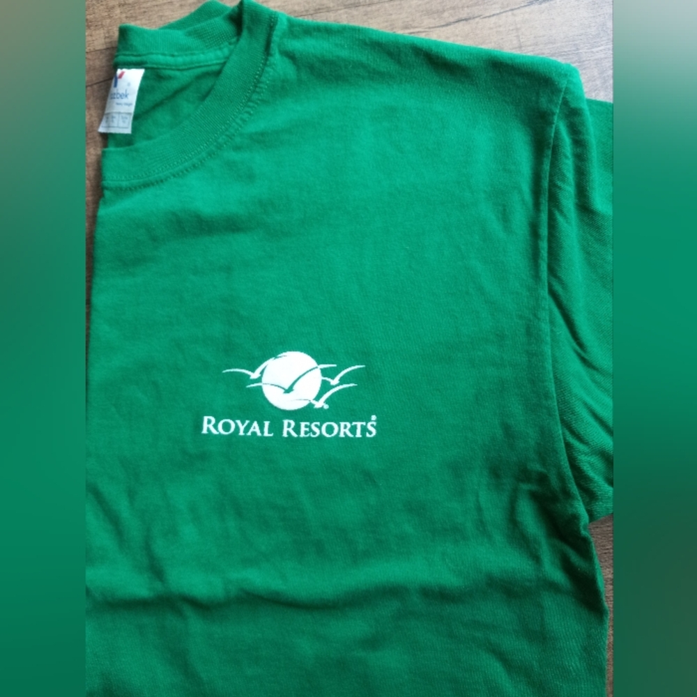 XL Royal Resort Men' s T-shirt